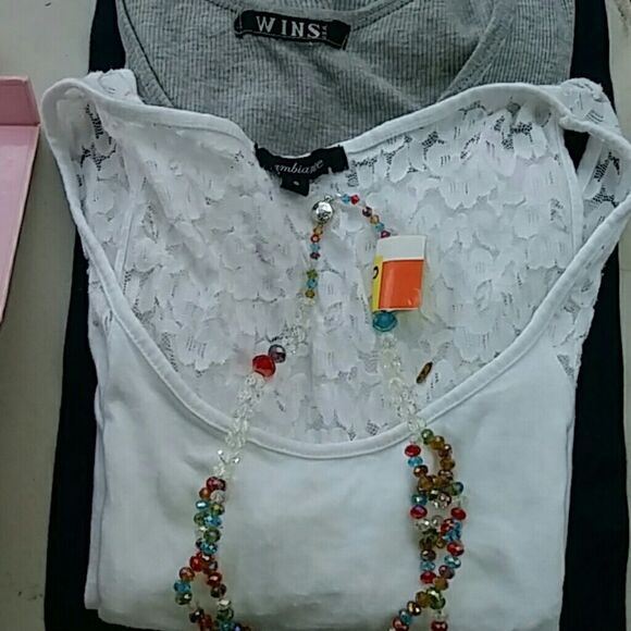 Shirt bundles of 2 randomised - Picture 7 of 7